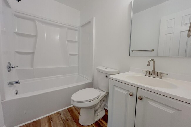 Building Photo - Modern 2BR/1.5BA Property with Renovated Interior and Unique Bonus Spaces