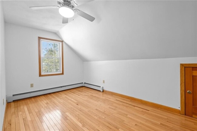 Building Photo - 27 River St