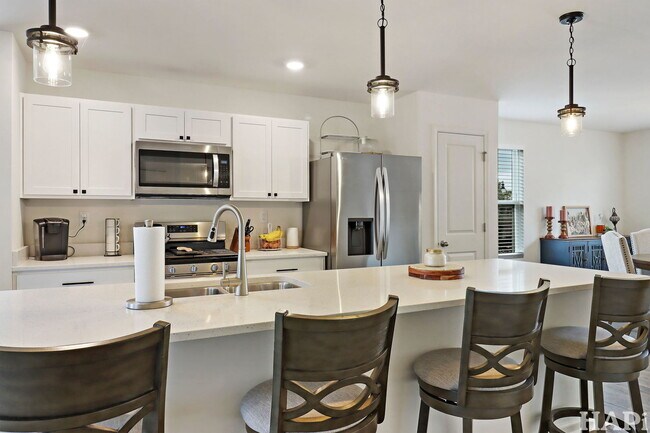Building Photo - 6740 Linden Trl