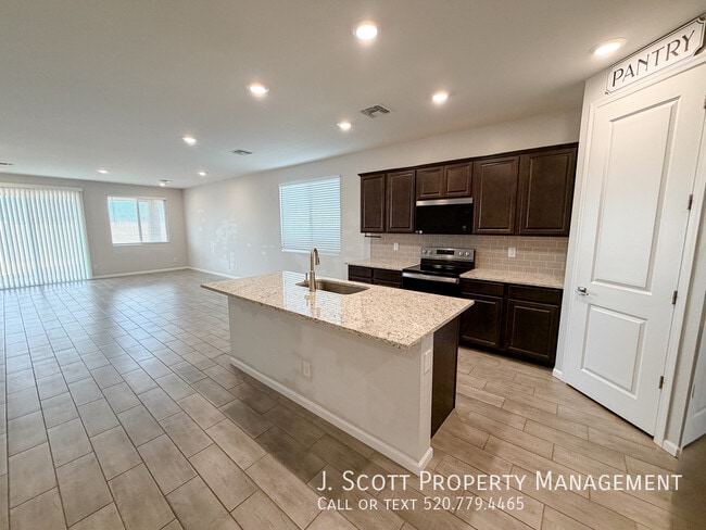 Building Photo - 18266 W Paraiso Dr