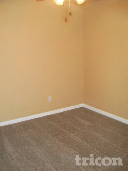 Building Photo - 1168 Whispering Meadows