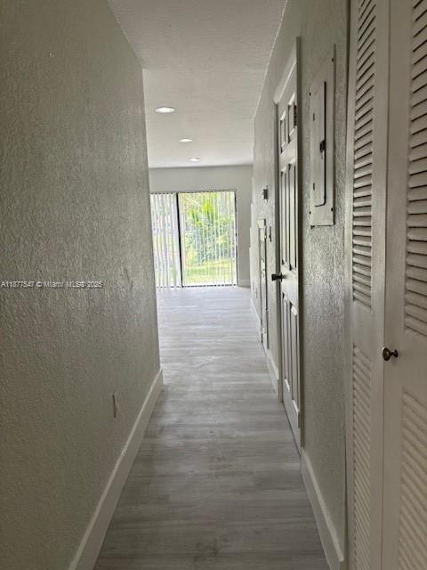 Building Photo - 204 Palm Cir E