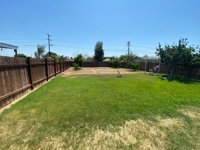Building Photo - Cozy Home for rent in Tulare