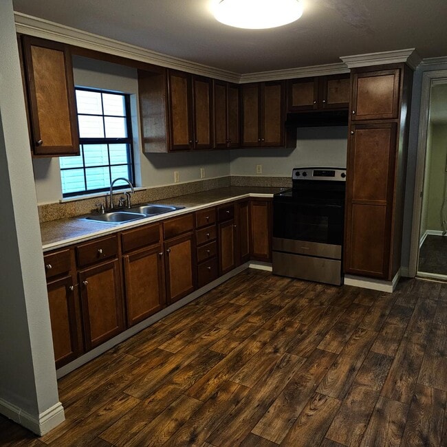 Building Photo - 3221 Choctaw Rd