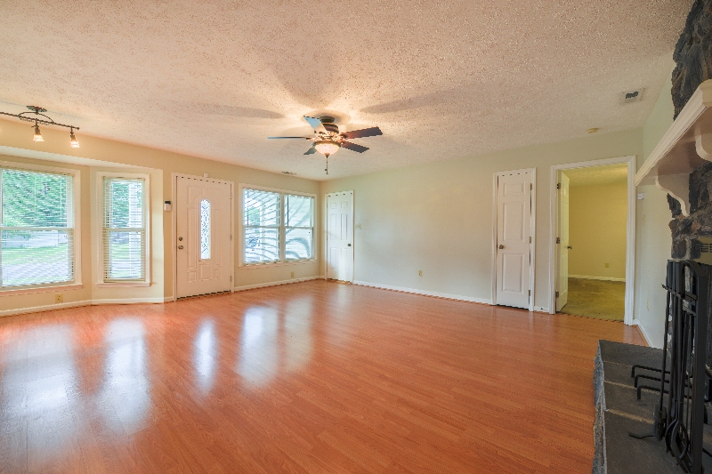 Building Photo - 6413 Rhemish Dr