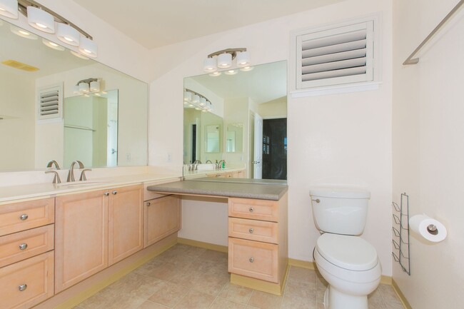 Building Photo - BACK ON MARKET**Single level spacious home...