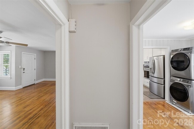 Building Photo - 2214 Arnold Dr