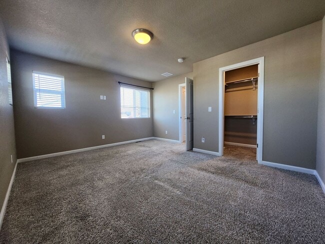 Building Photo - Modern Luxury Home for Rent in Desirable W...