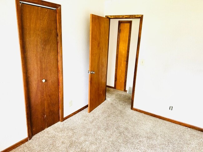 Building Photo - Spacious Home on Large Corner Lot