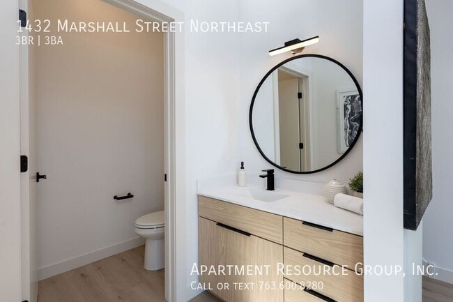 Building Photo - 1432 Marshall St NE