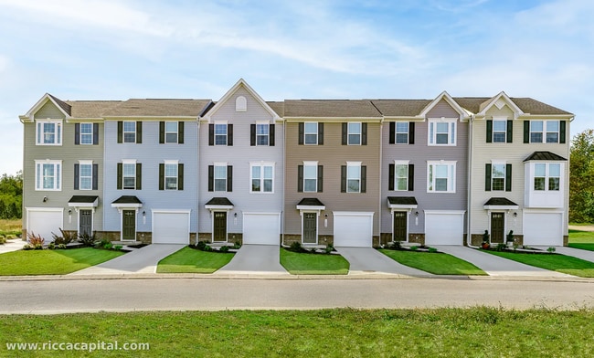 Building Photo - 119 Plaza Dr