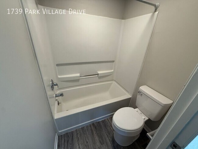 Building Photo - 1739 Park Village Dr