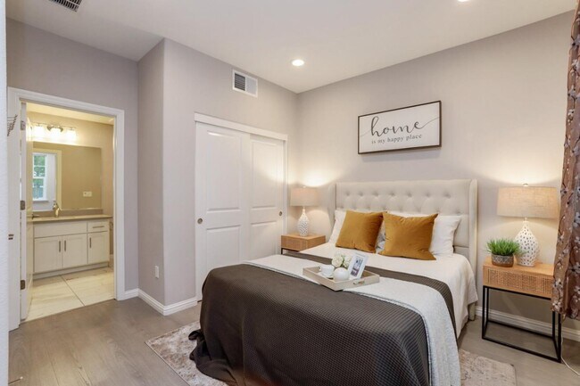 Building Photo - 141 Orbit Wy