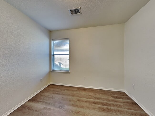 Building Photo - 2803 Seastrand Ln