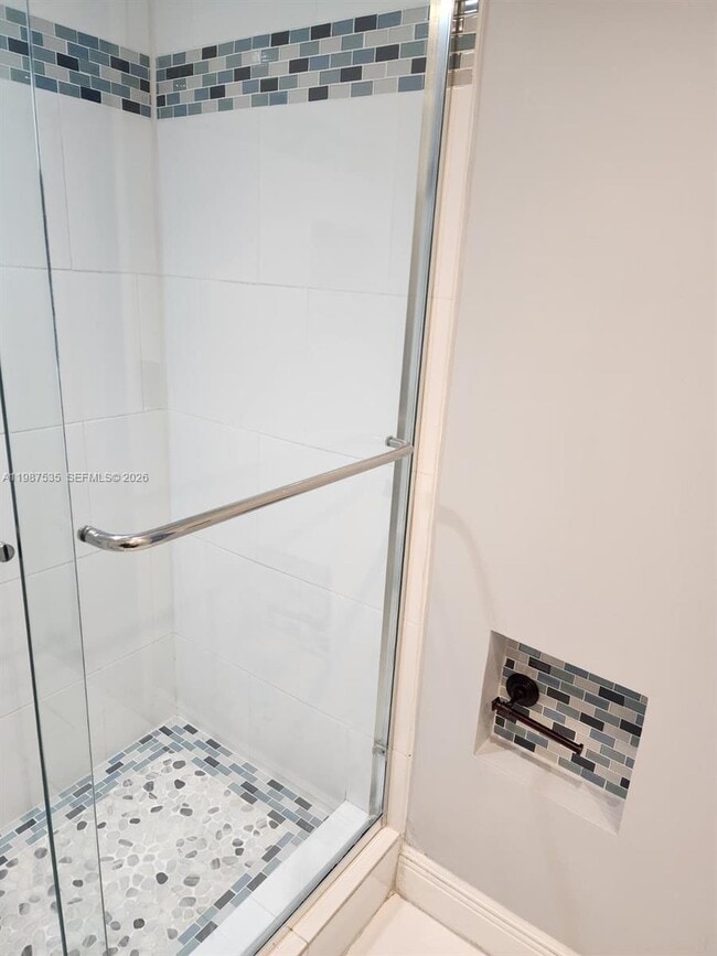 Building Photo - 537 N University Dr