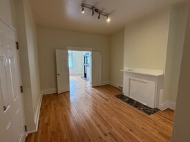 Building Photo - 156 S 18th St