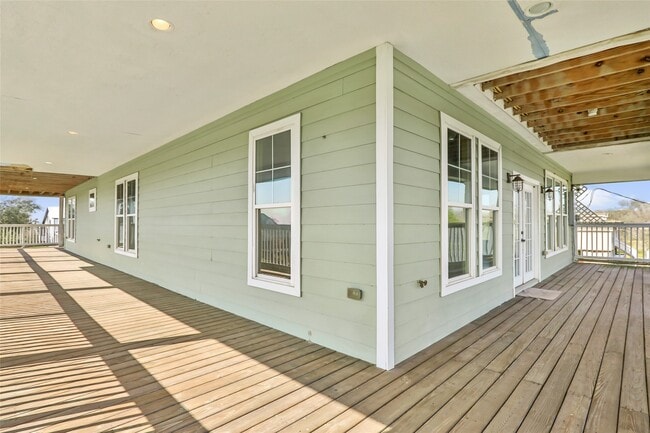 Building Photo - 205 Rue Orleans St