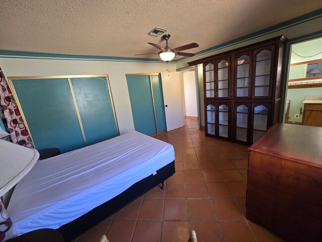 Building Photo - Secure and Spacious!