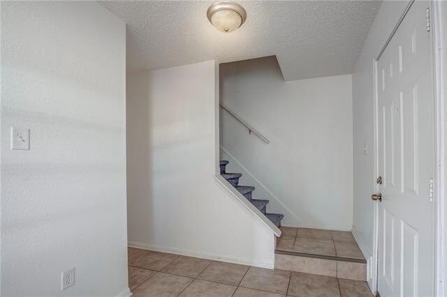 Building Photo - 44 Carriage Ln