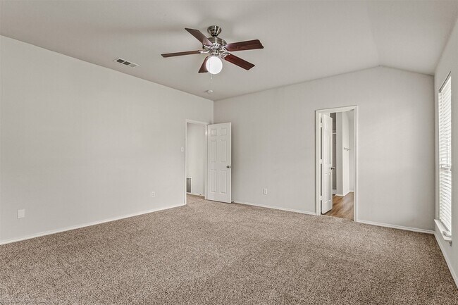 Building Photo - 1941 Harvester Dr