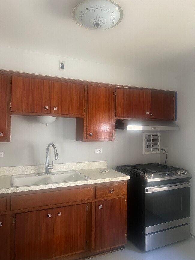 Building Photo - 2631 N 74th Ave