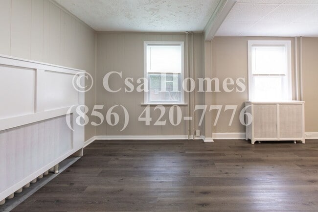 Building Photo - Newly Renovated 3 Bed, 1.5 Bath in Fairview!