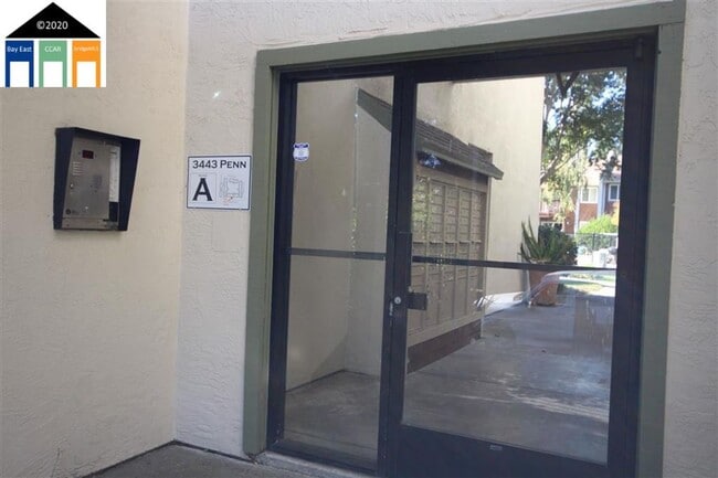 Building Photo - $2990 Stunning Remodeled 2BR/2BA Condo in ...