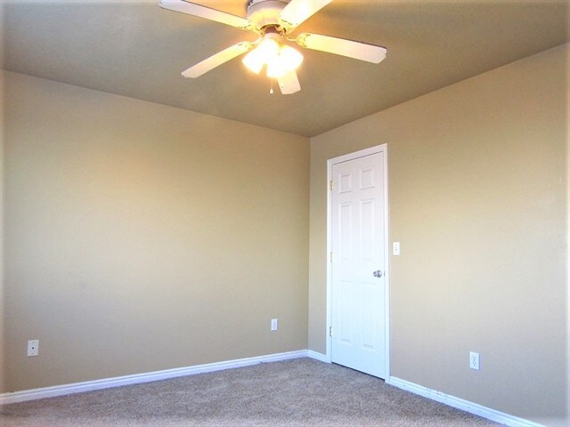 Building Photo - 6871 Mineral Mt Dr