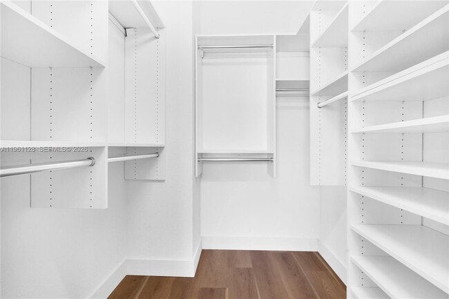 Building Photo - 859 NE 211th St