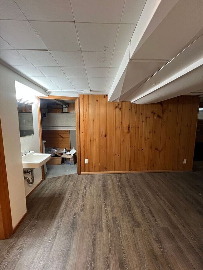 Building Photo - Reserve Now: Spacious, Newly Renovated 5-B...