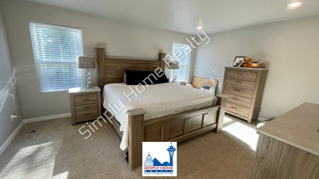 Building Photo - Step into the luxurious comfort of your dream home!