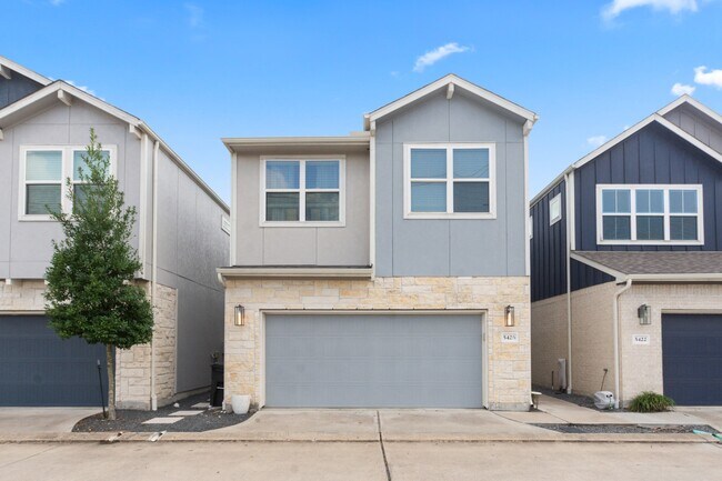 Building Photo - 5426 Oriente Ln