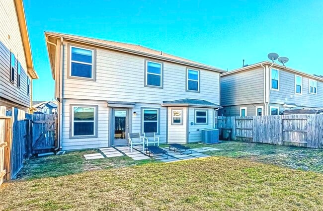 Building Photo - 16330 Oakside Hollow Ln