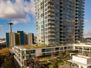 Building Photo - 2bd/1.75ba Seattle Condo