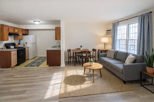 Building Photo - 381 S 6th St