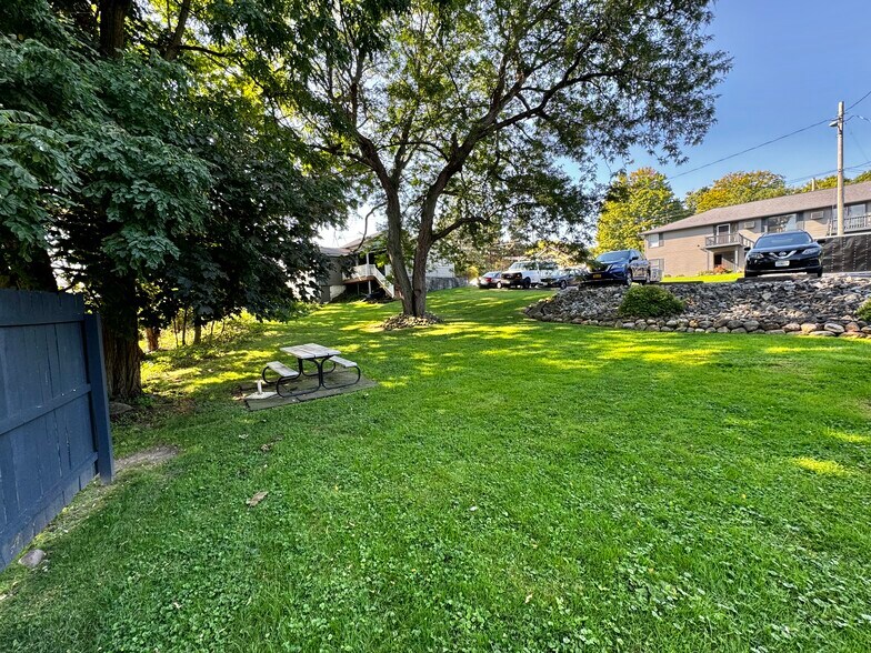 Building Photo - 4901 Grolier Rd