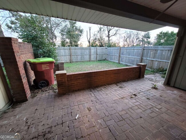 Building Photo - 111 Stoneridge Dr