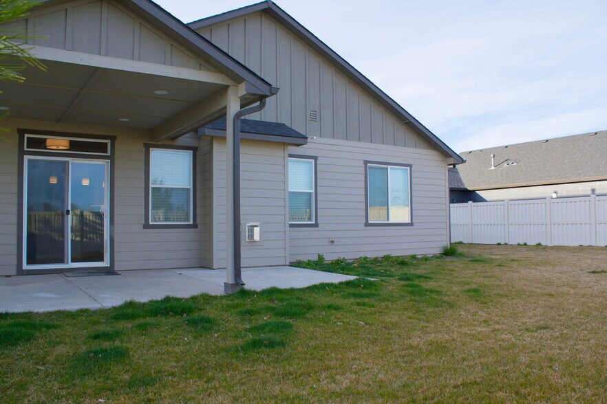 Building Photo - 10555 W Catmint Dr