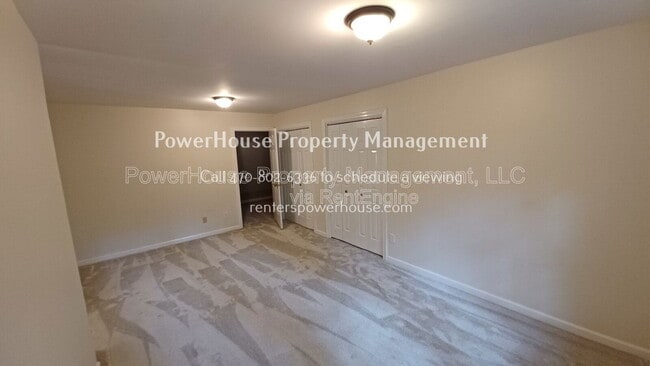 Building Photo - 5190 Southlake Dr