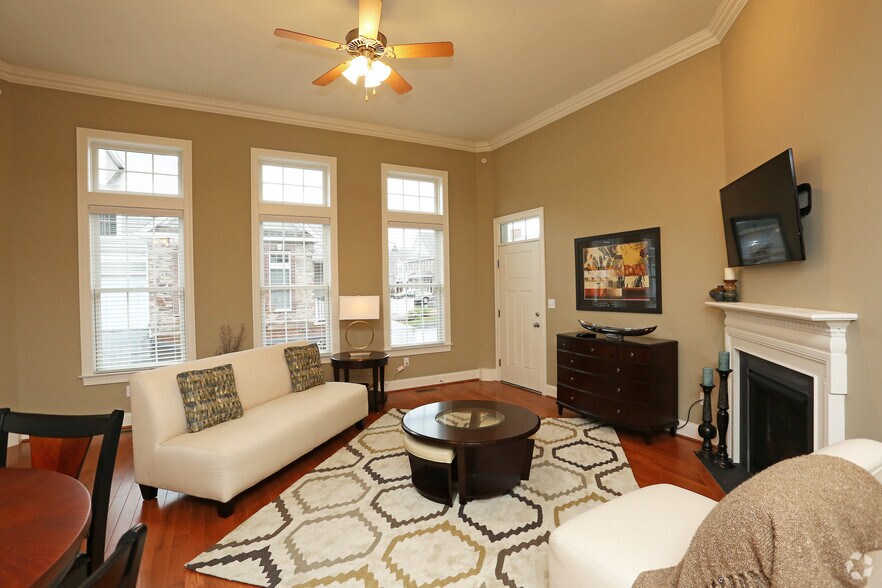 Deer Valley North 155 Windermere Ave Ellington CT 06029 Apartment