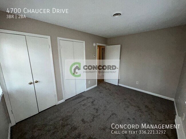 Building Photo - 4700 Chaucer Dr