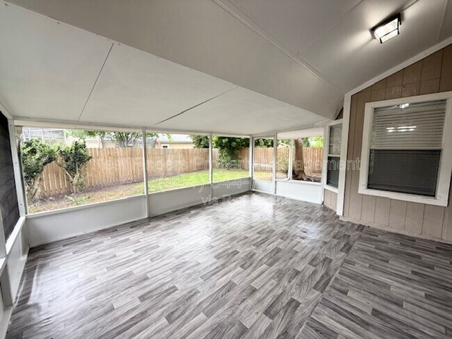 Building Photo - 816 Brookstone Ct