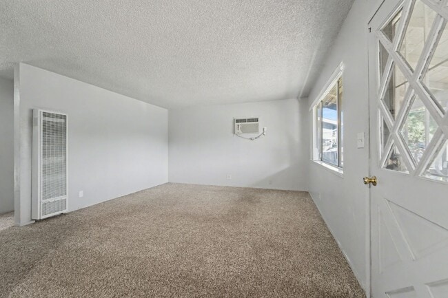 Building Photo - 3 bedroom 1 bath house in Yuba City