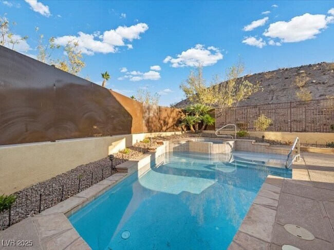 Building Photo - 1159 Calcione Dr