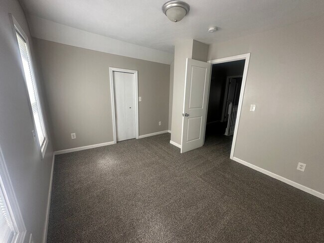 Building Photo - Spacious 4-Bedroom Home Near Northtown Mall