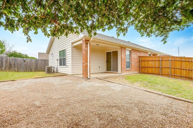 Building Photo - Amazing 3 Bed 2 Bath Rental in Alexandra Meadows- Eagle Mountain ISD- 76131