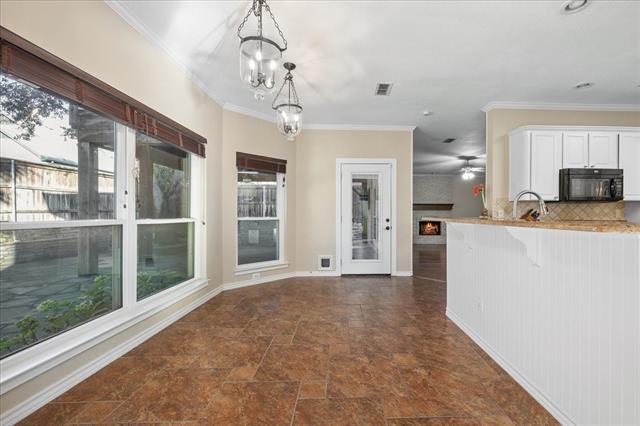 Building Photo - 7924 Vista Ridge Dr N