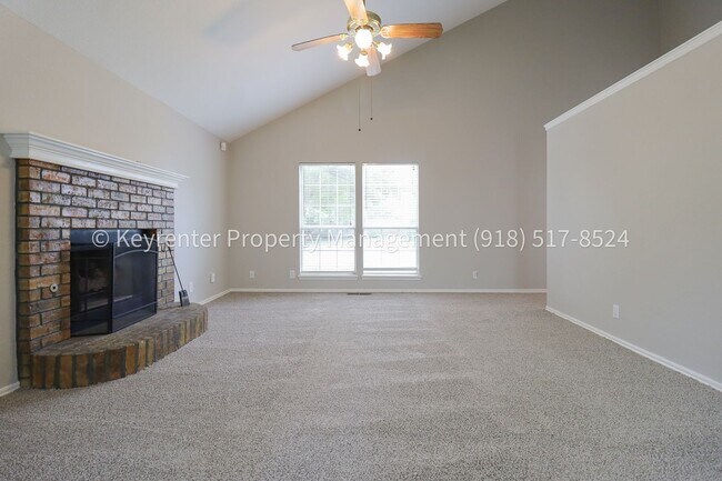 Building Photo - 3 Bed | 2.5 Bath in Jenks!