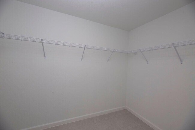 Building Photo - 11146 NW Fernbrook Dr