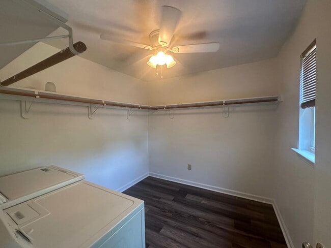 Building Photo - North Roanoke County Duplex